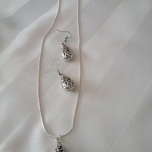 Brand new silver necklace and earrings